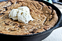 1 Pan Skillet Cookie with Dark Chocolate Chunks