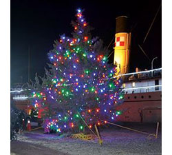 The SS Keewatin Welcomes Community For Tree Lighting