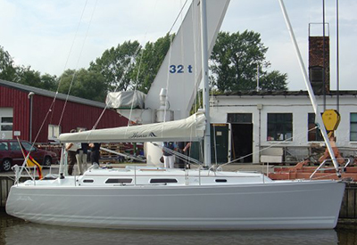 Hanse 342 - at the dock