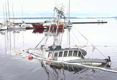 Trawler Crashes at Lund Marina