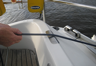 Elimination of Rope Chafe Damage to Gelcoat Surfaces  – Power or Sail