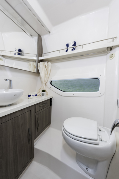 Regal 33 Express - Canadian Boating