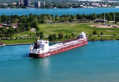 Freighter stuck in mud in Detroit River