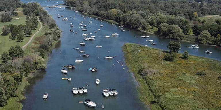 Encadrement en vue pour les bateaux à moteur dans les Îles de Boucherville