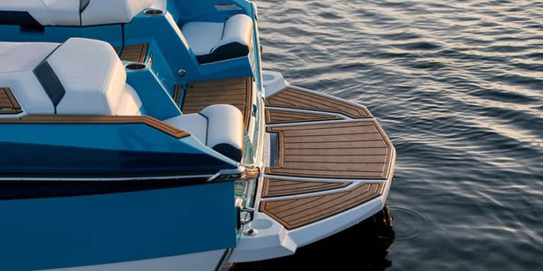 SeaDek offre des solutions de revêtements de pont sur mesure