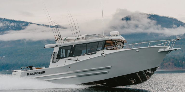 New Boats: Kingfisher Debuts 38GFX